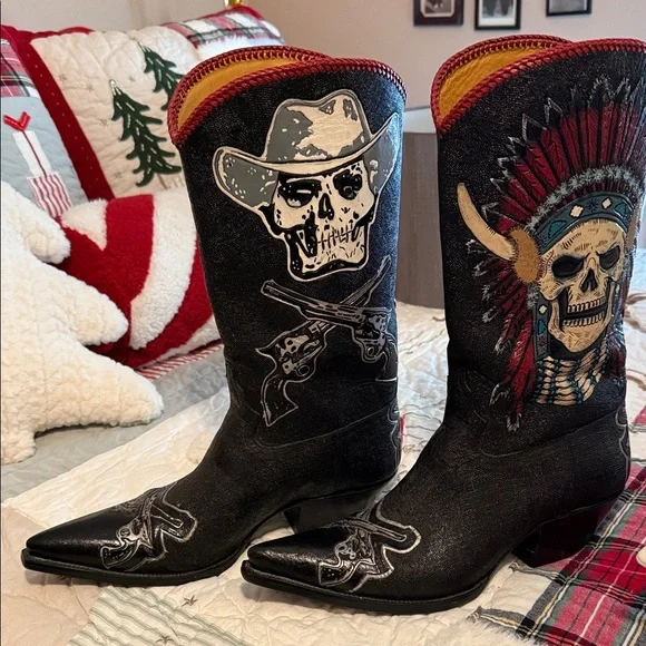 LIBERTY Black Cowboy Boots with Skull Design - Picture 1 of 6